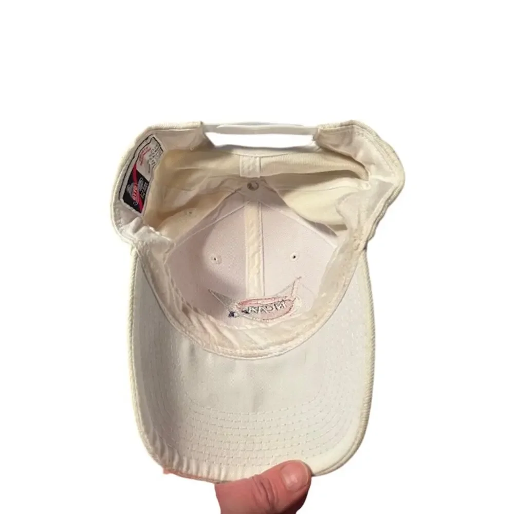 Vintage VTG snapback NCAA football white hat dad cap embroidered red blue logo